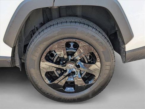 Used 2024 Toyota RAV4 LE FWD image 23