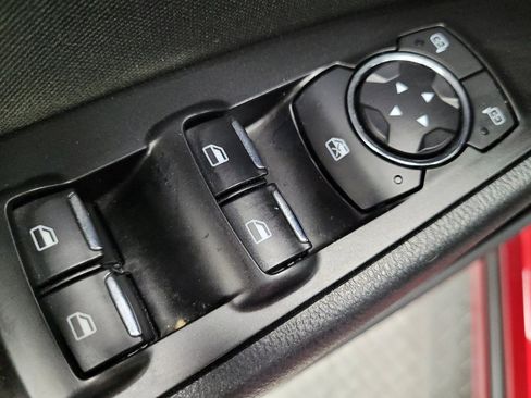Used 2018 Ford Fusion SE w/ Equipment Group 201A FWD image 27