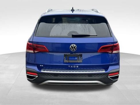Used 2022 Volkswagen Taos SE image 2