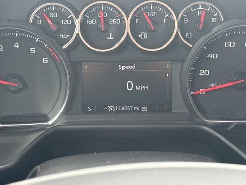 Used 2021 Chevrolet Suburban LT w/ LT Signature Package image 22