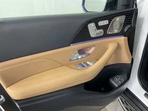 Used 2025 Mercedes-Benz GLE 450e 4MATIC image 17