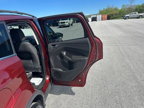 Used 2016 Ford Escape SE w/ Equipment Group 201A AWD/4WD image 25