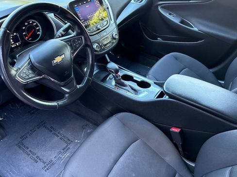 Used 2021 Chevrolet Malibu RS FWD image 3