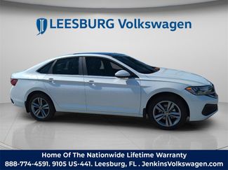 Used 2024 Volkswagen Jetta SE video 2