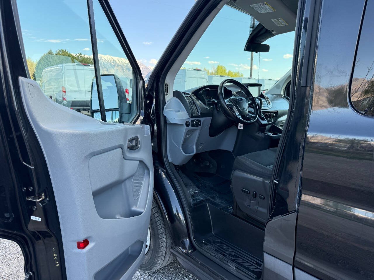 Used 2019 Ford Transit 350 XLT RWD image 13