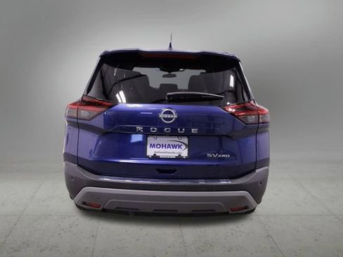 Used 2023 Nissan Rogue SV image 4