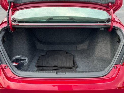 Used 2019 Honda Accord LX image 7