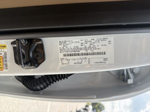 Used 2018 Ford F150 Lariat w/ Equipment Group 502A Luxury AWD/4WD image 30