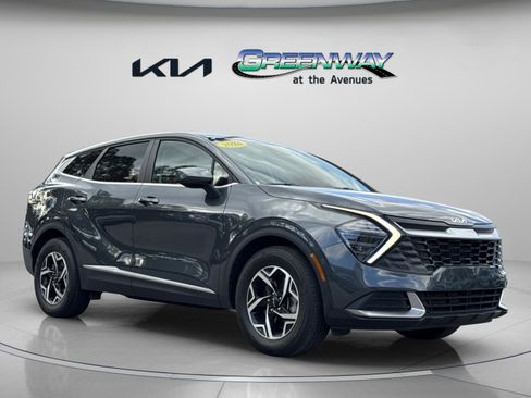 Certified 2024 Kia Sportage LX image 2