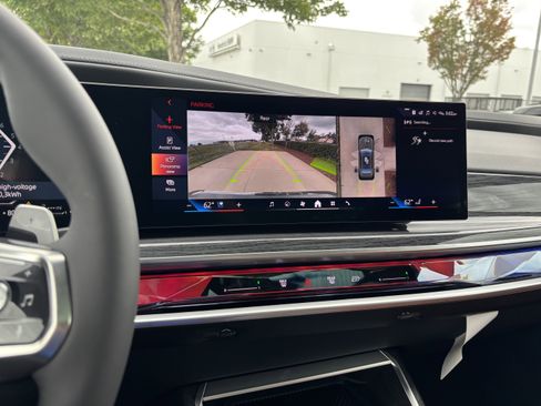 New 2026 BMW 750e xDrive AWD/4WD image 25