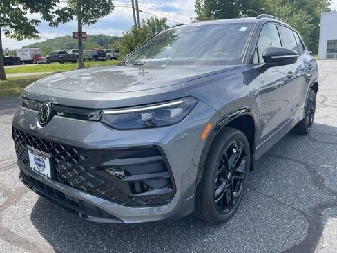New 2026 Volkswagen Tiguan SE R-Line AWD/4WD image 1
