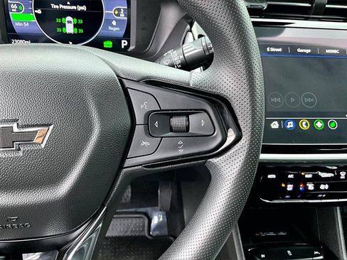 Used 2023 Chevrolet Bolt EUV LT image 11