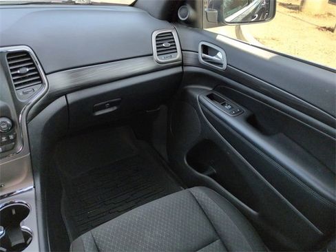 Certified 2021 Jeep Grand Cherokee Laredo image 16