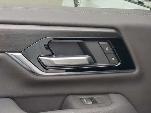 New 2026 GMC Yukon Denali w/ Sun & Power Step Package image 37