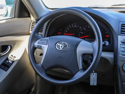Used 2009 Toyota Camry LE FWD image 15