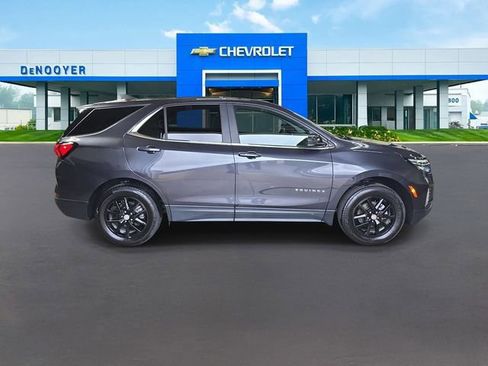 Used 2023 Chevrolet Equinox LT AWD/4WD image 9