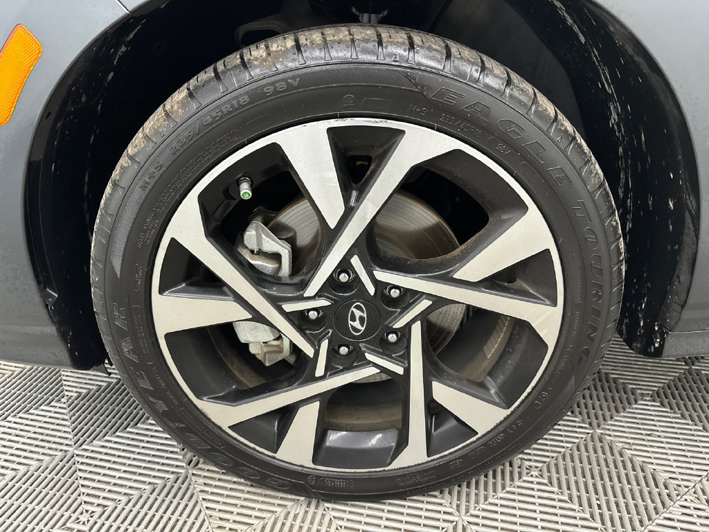 Used 2023 Hyundai Kona Limited FWD image 12