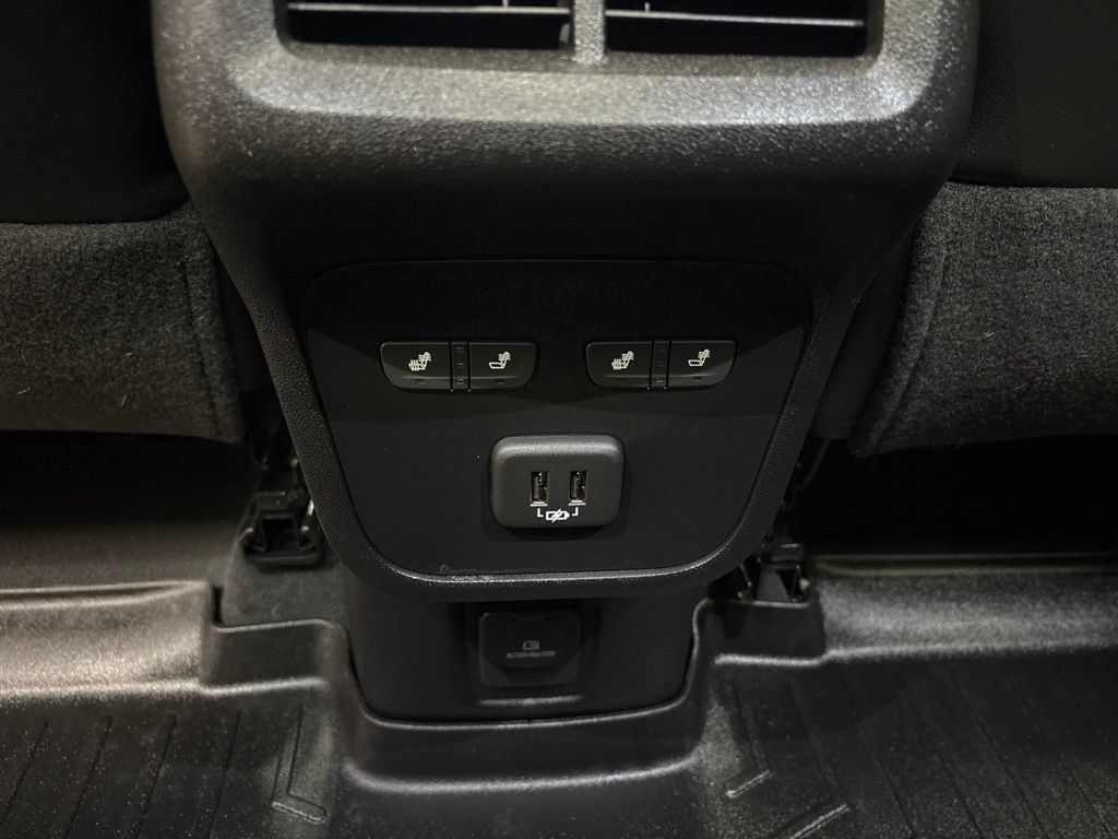 Used 2021 Chevrolet Equinox Premier AWD/4WD image 35