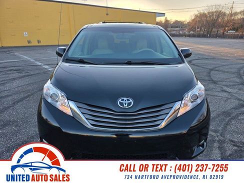 Used 2012 Toyota Sienna XLE image 8