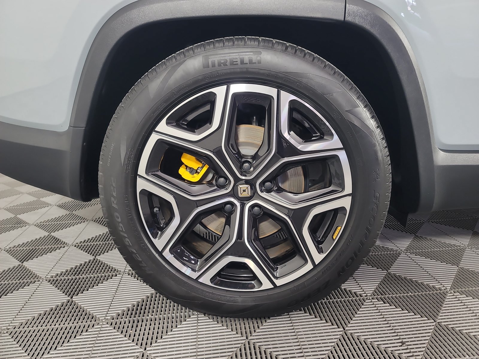 Used 2024 Rivian R1S Adventure Quad AWD/4WD image 12