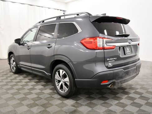 Used 2024 Subaru Ascent Premium w/ Convenience Package image 4