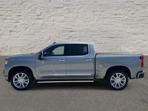 Used 2024 Chevrolet Silverado 1500 High Country w/ High Country Premium Package AWD/4WD image 2