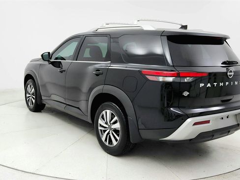 Used 2024 Nissan Pathfinder SL w/ Cargo Package FWD image 3