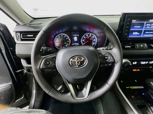 Used 2022 Toyota RAV4 XLE Premium FWD image 18