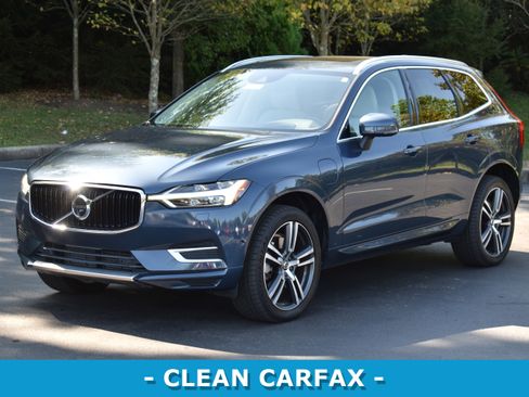 Used 2019 Volvo XC60 T8 Momentum w/ Advanced Package image 3
