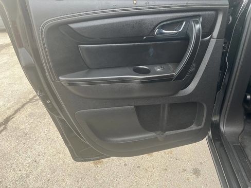 Used 2016 GMC Acadia SLE FWD image 3