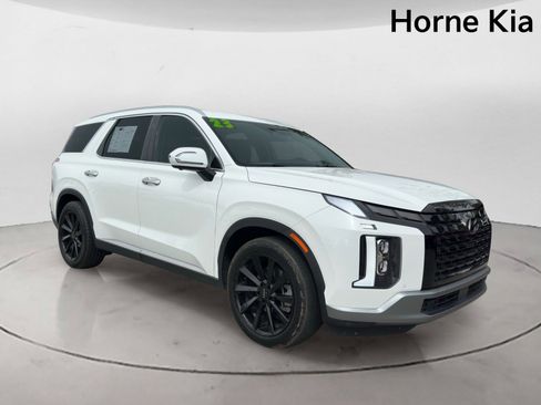 Used 2023 Hyundai Palisade Limited FWD image 2