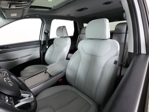 Used 2022 Hyundai Palisade SEL w/ 8P Bench Seat Package AWD/4WD image 11