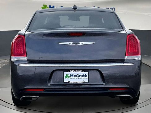 Used 2016 Chrysler 300 Limited w/ Driver Convenience Group image 5