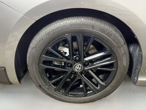 Used 2025 Toyota Camry SE image 14