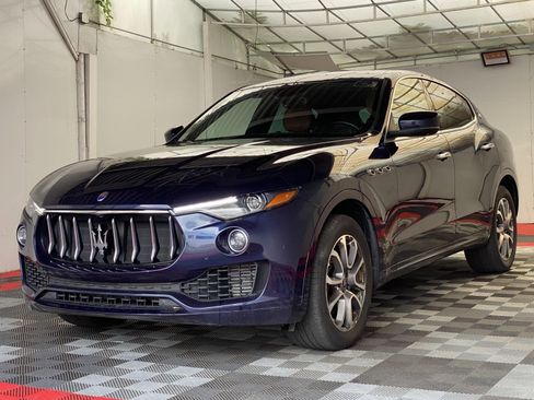 Used 2020 Maserati Levante AWD/4WD image 3