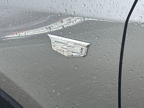 Used 2024 Cadillac XT4 Premium Luxury image 32