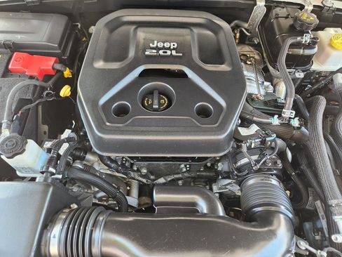 Used 2021 Jeep Wrangler Unlimited Sahara AWD/4WD image 20
