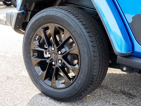 Used 2021 Jeep Wrangler Unlimited Sahara w/ Cold Weather Group image 7