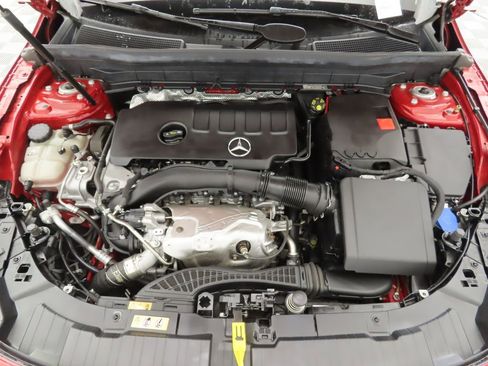 Certified 2022 Mercedes-Benz GLB 250 4MATIC image 29