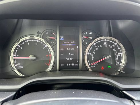 Used 2022 Toyota 4Runner Limited AWD/4WD image 27