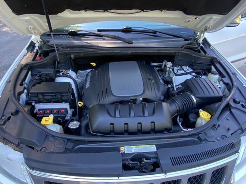 Used 2013 Jeep Grand Cherokee Overland AWD/4WD image 64