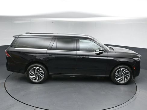 Certified 2025 Lincoln Navigator L Reserve AWD/4WD image 55