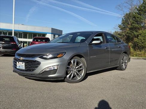 Used 2023 Chevrolet Malibu LT image 2