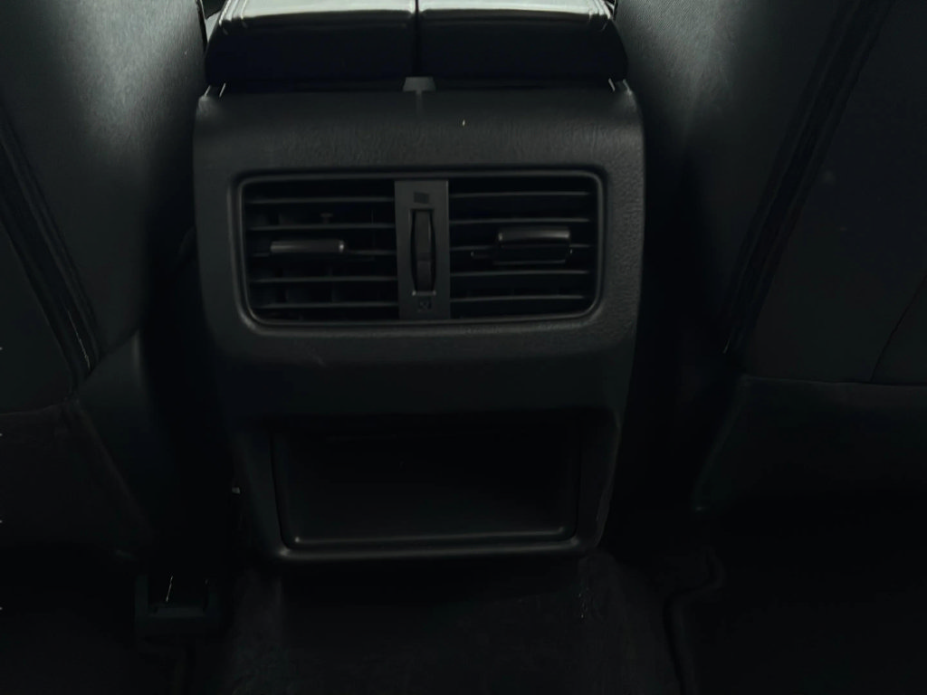 Used 2025 Nissan Rogue S FWD image 19