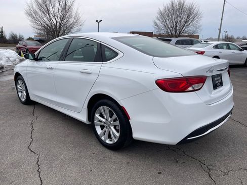 Used 2015 Chrysler 200 Limited w/ Convenience Group image 4