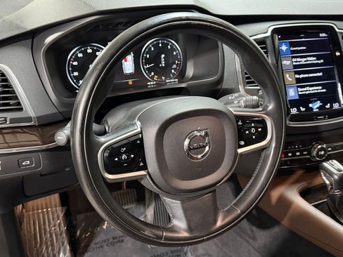 Used 2019 Volvo XC90 T6 Momentum w/ Protection Package AWD/4WD image 4