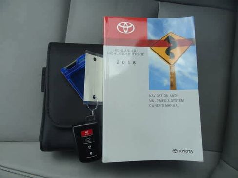 Used 2016 Toyota Highlander XLE w/ Protection Package #3 AWD/4WD image 41