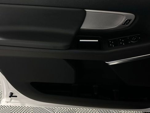 Used 2025 Ford Expedition Active image 22