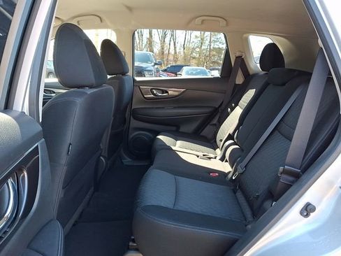 Used 2019 Nissan Rogue SV image 10