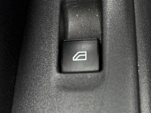 Used 2020 Mitsubishi Outlander ES AWD/4WD image 28